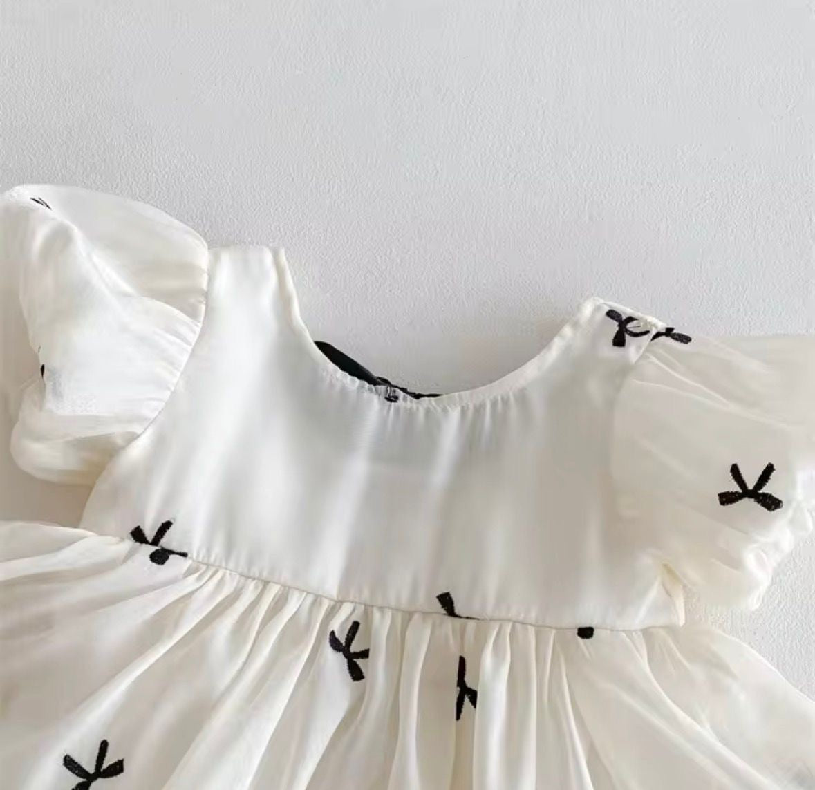 Flora bow